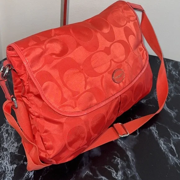 Coach Large Handbag Nylon Red Shoulder Messenger Crossbody Bag AUTHENTIC - Picture 5 of 12